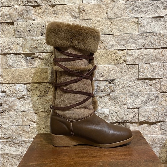 Mocatem Shearling Après-Ski Boots – Size 7 – Made in Canada - Picture 11 of 16